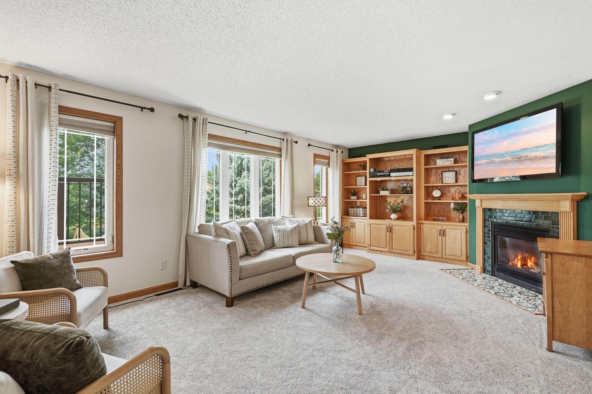 Natural light throughout