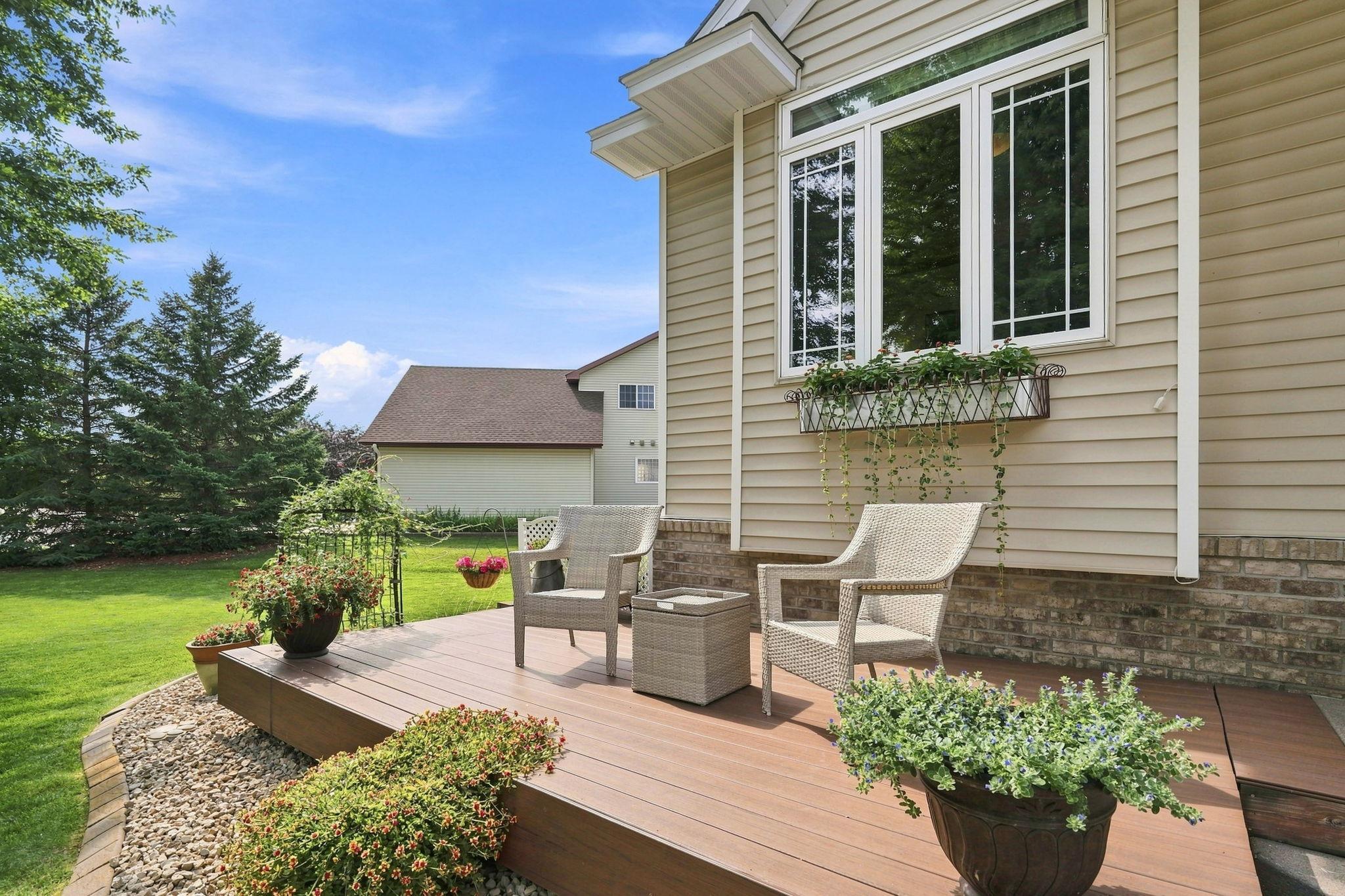 Maintenance free deck out front