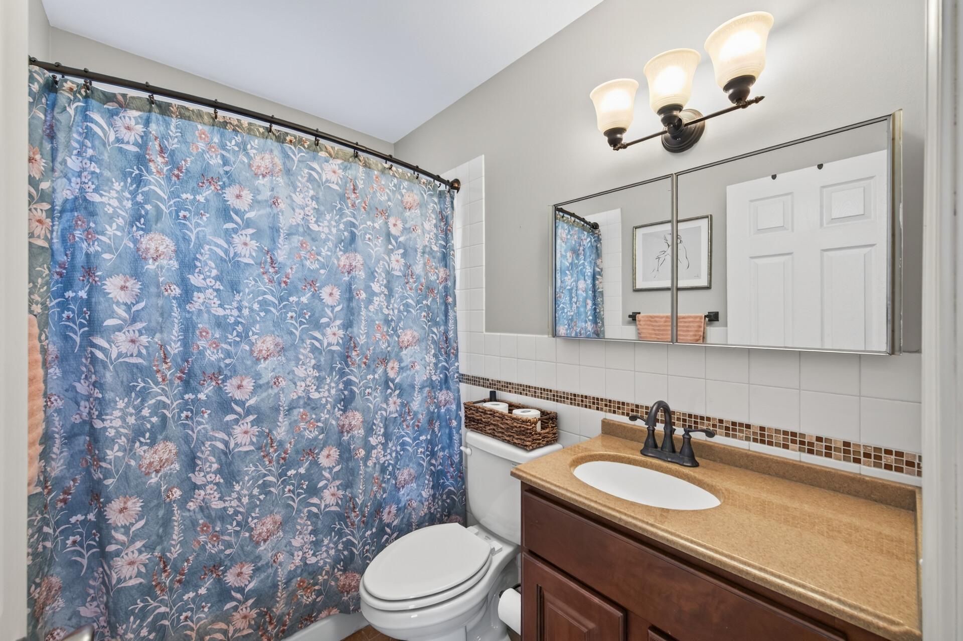 Main floor full bath