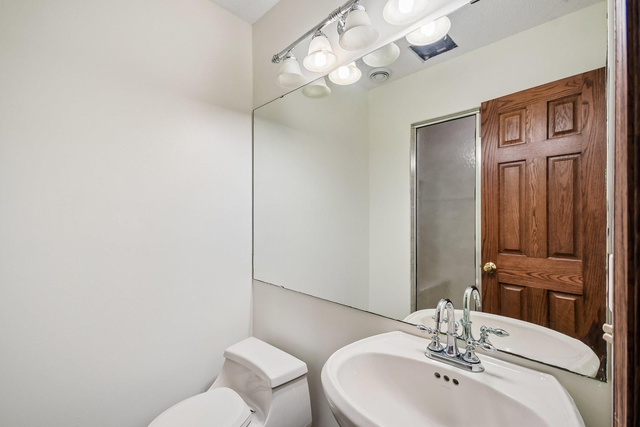 42-web-or-mls-Abbey Way-S2107-042.jpg