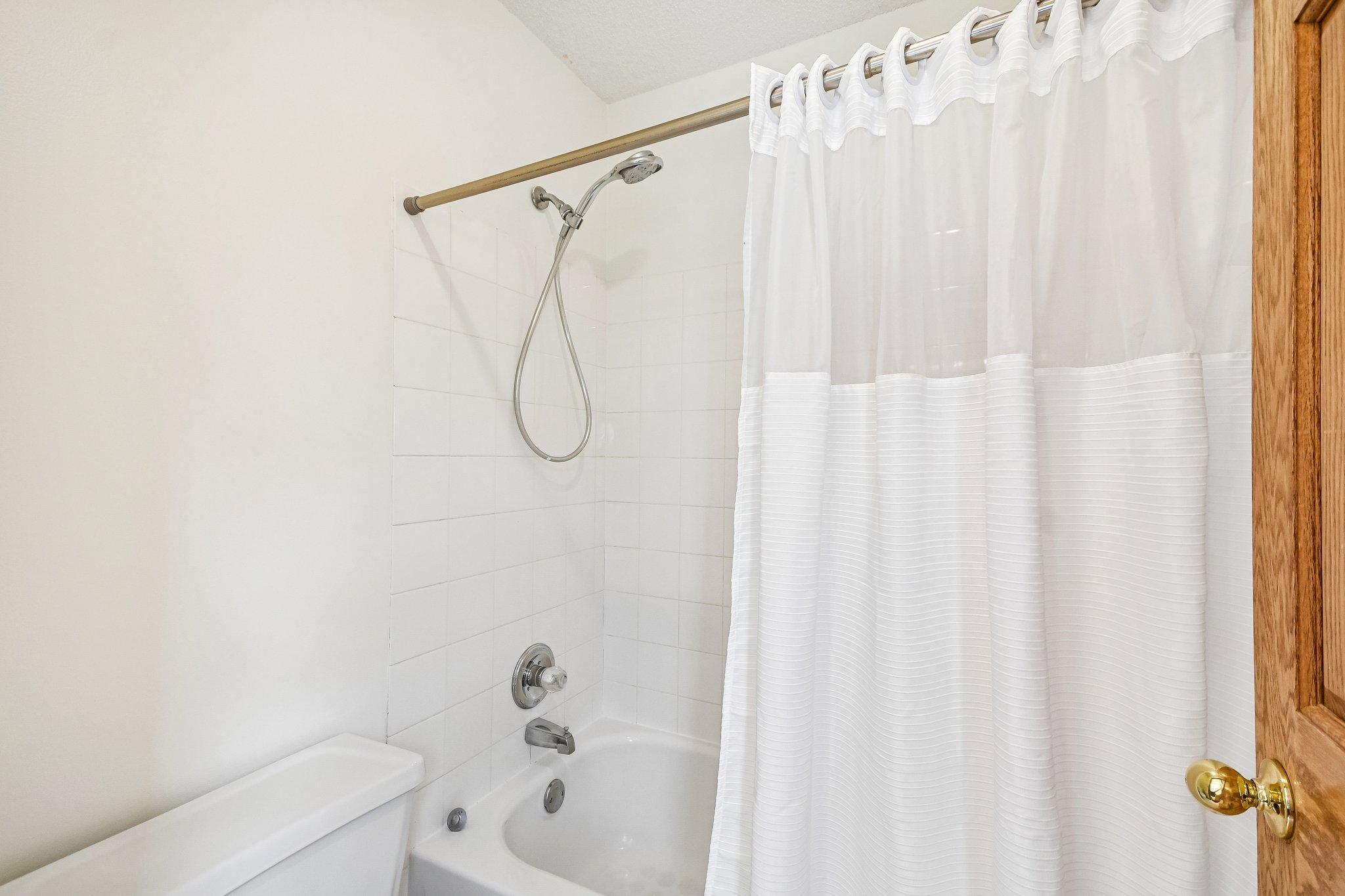 48-web-or-mls-Abbey Way-S2107-048.jpg