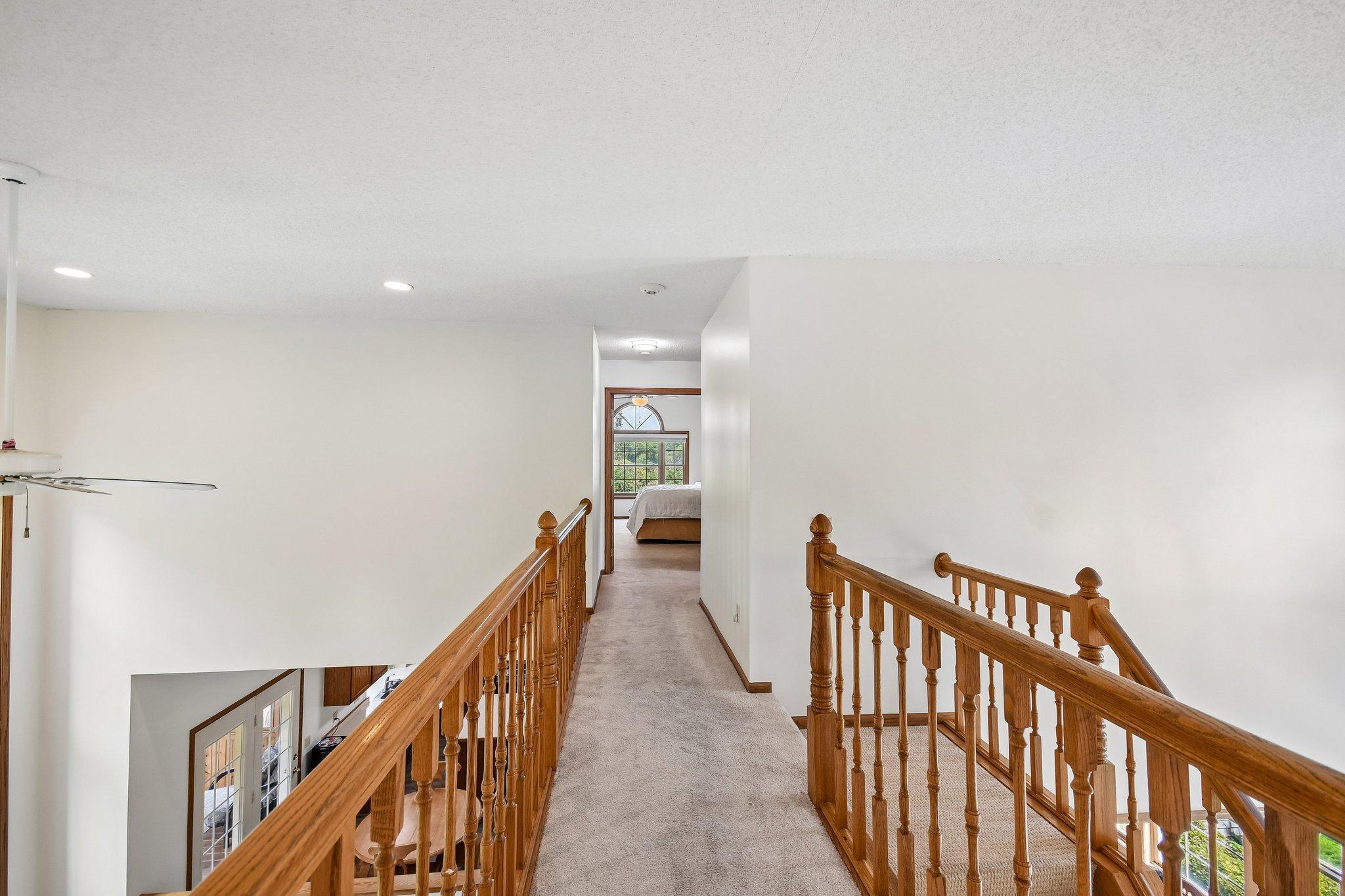 52-web-or-mls-Abbey Way-S2107-052.jpg