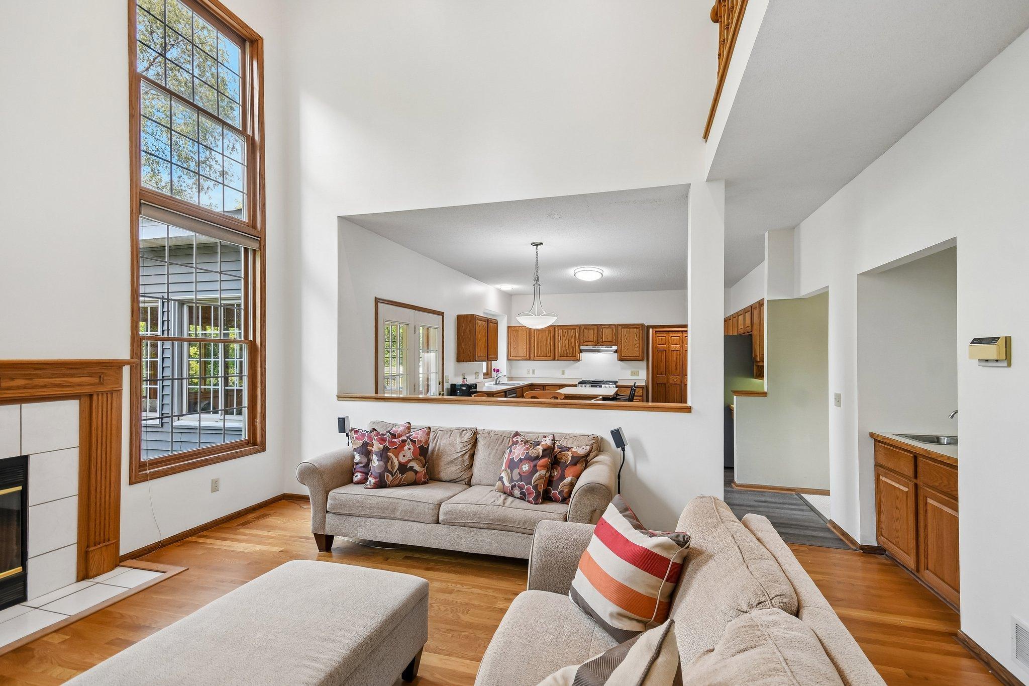 13-web-or-mls-Abbey Way-S2107-013.jpg