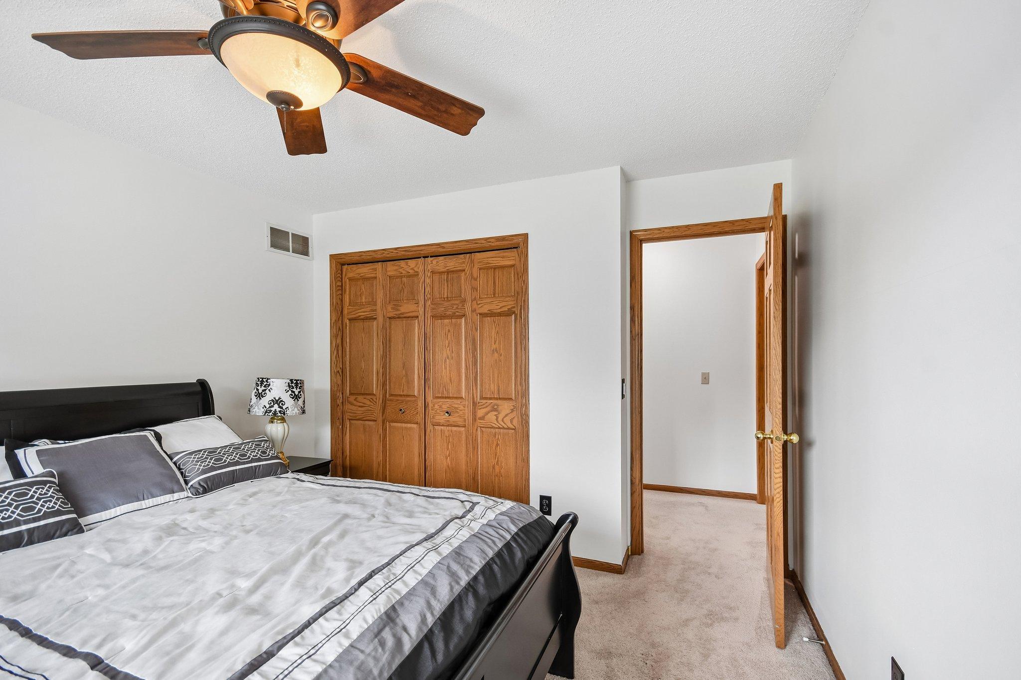 54-web-or-mls-Abbey Way-S2107-054.jpg