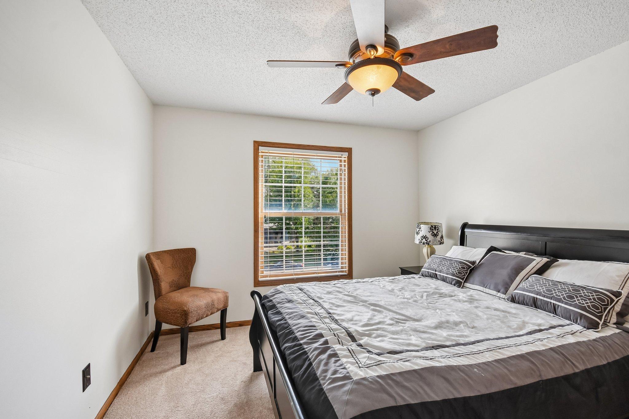 53-web-or-mls-Abbey Way-S2107-053.jpg