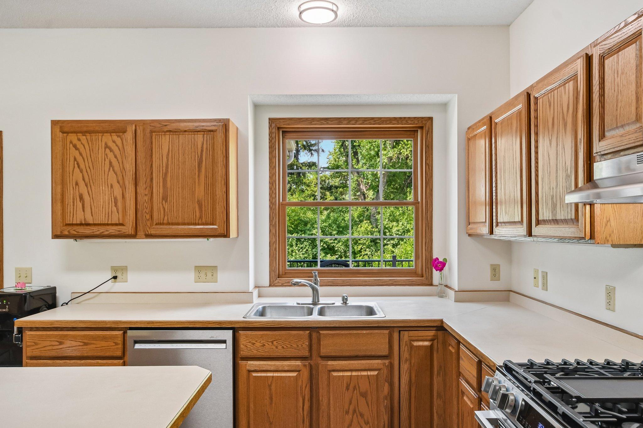 22-web-or-mls-Abbey Way-S2107-022.jpg