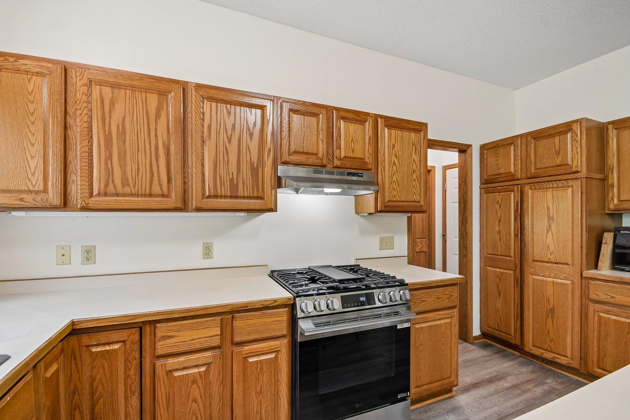 23-web-or-mls-Abbey Way-S2107-023.jpg