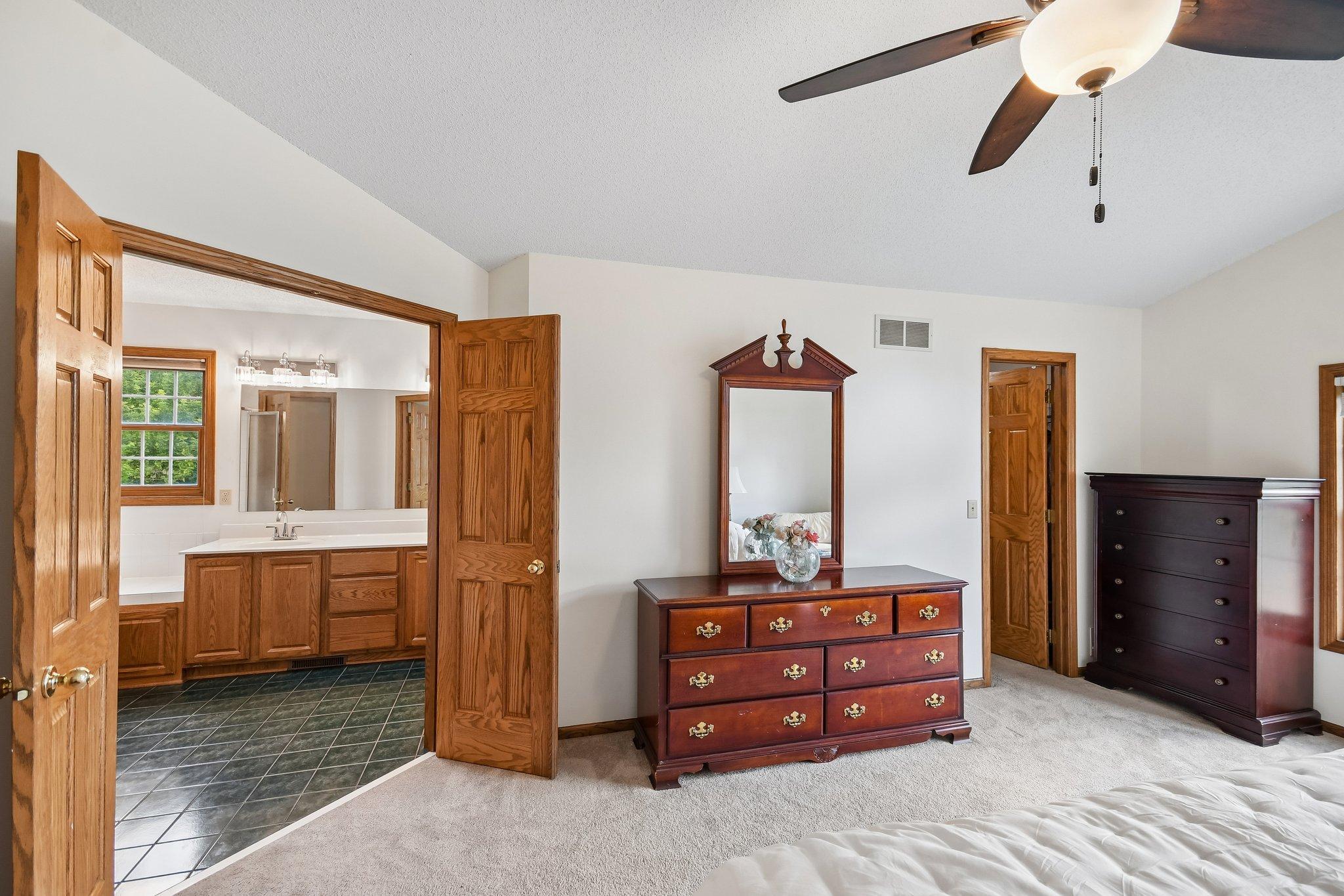 58-web-or-mls-Abbey Way-S2107-058.jpg