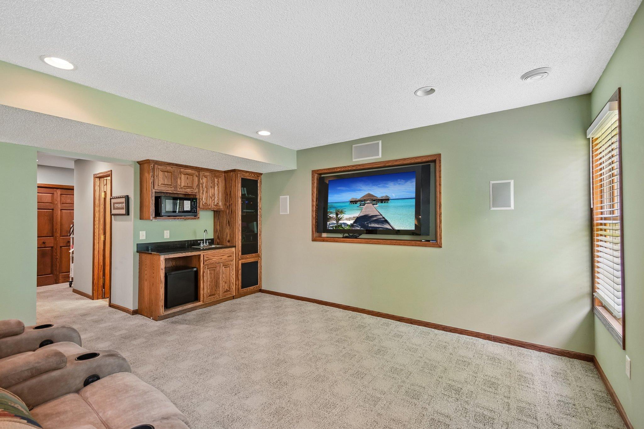 30-web-or-mls-Abbey Way-S2107-030.jpg