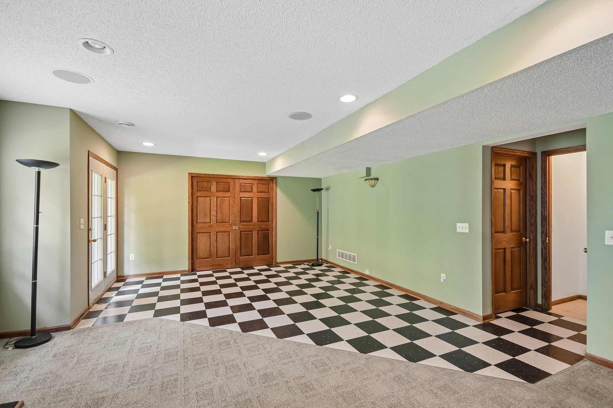 27-web-or-mls-Abbey Way-S2107-027.jpg