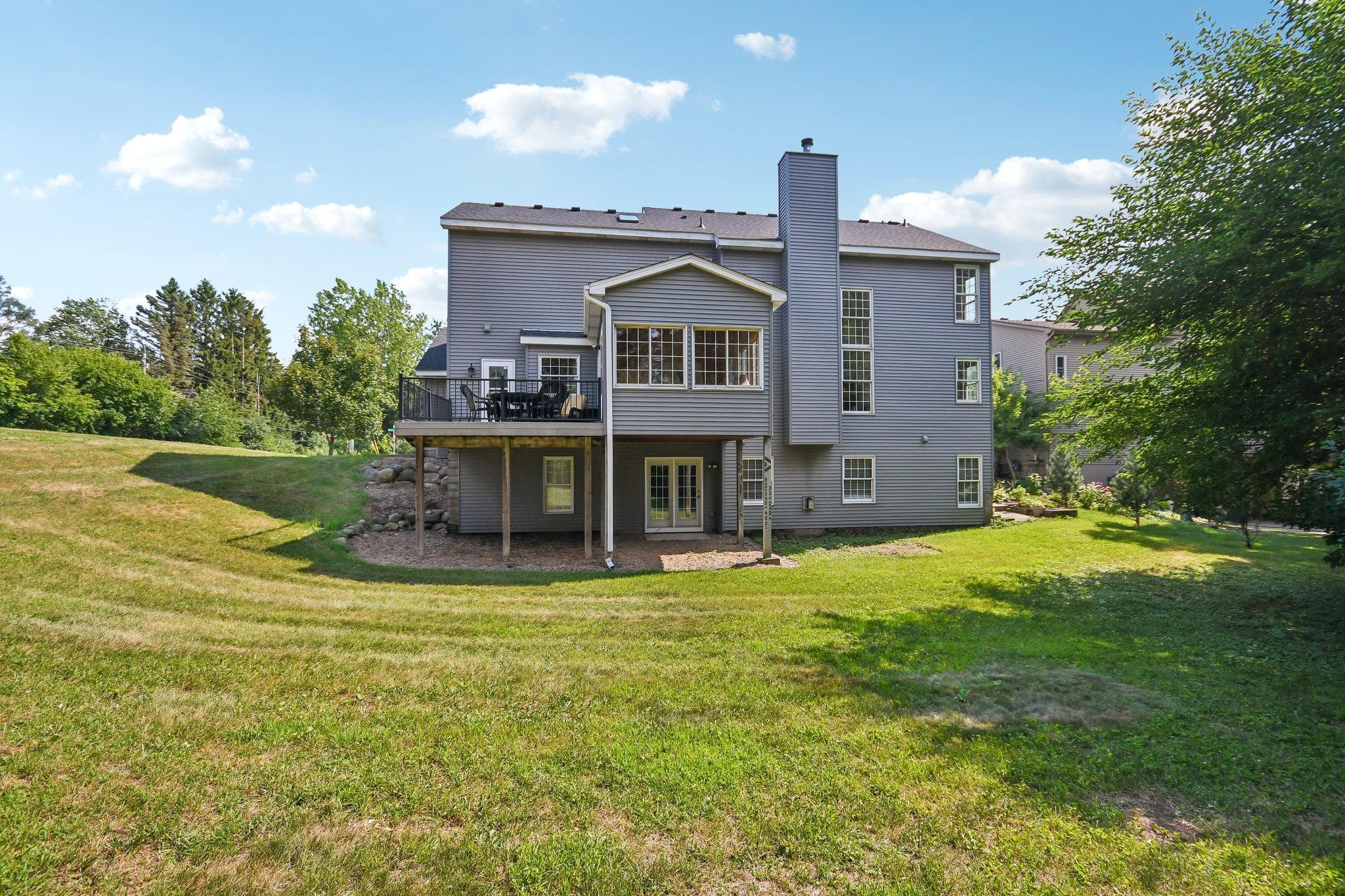 69-web-or-mls-Abbey Way-S2107-069.jpg