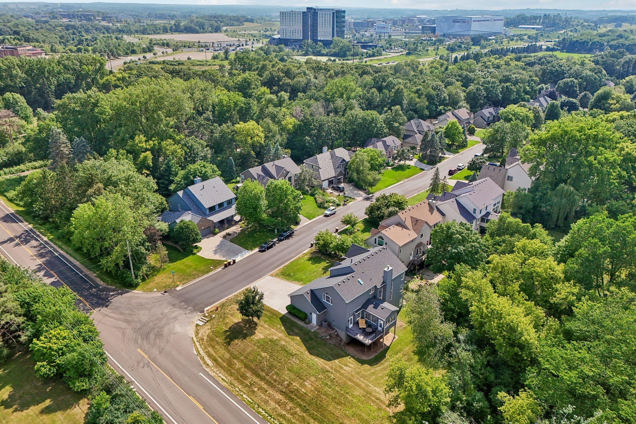 83-web-or-mls-Abbey Way-S2107-083.jpg