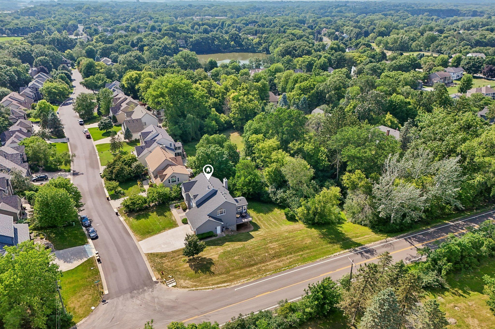 77-web-or-mls-Abbey Way-S2107-077.jpg