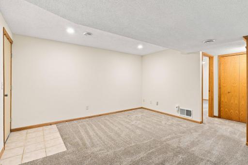13412 Arden Circle, Burnsville, MN 55337