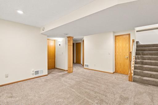 13412 Arden Circle, Burnsville, MN 55337