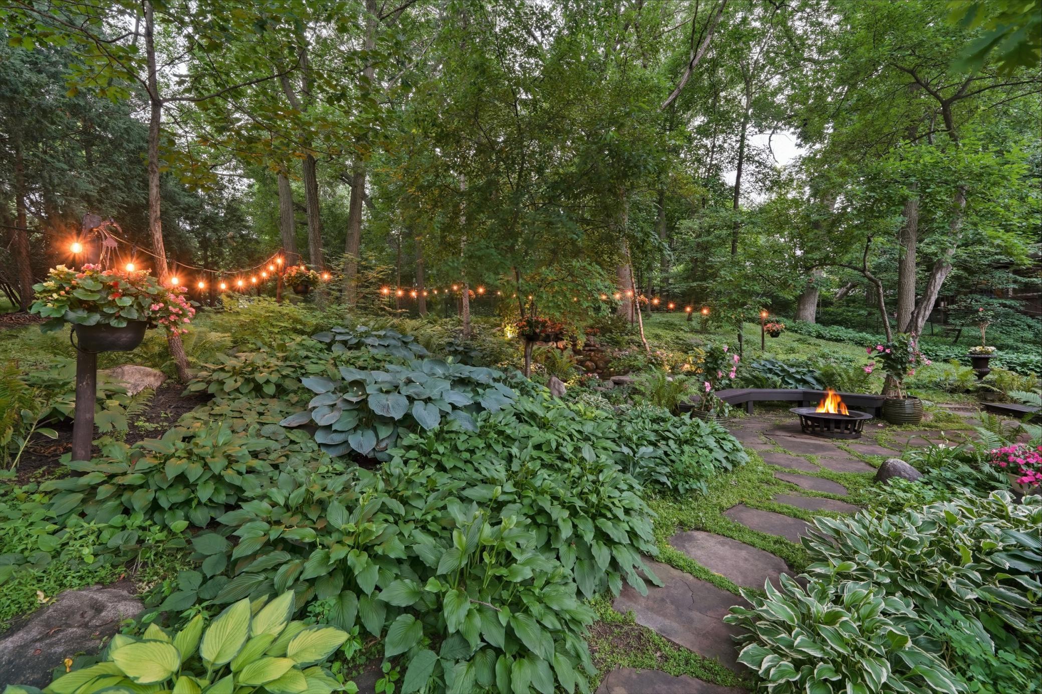 83_104_maddaus_exterior_twilight0013.jpg