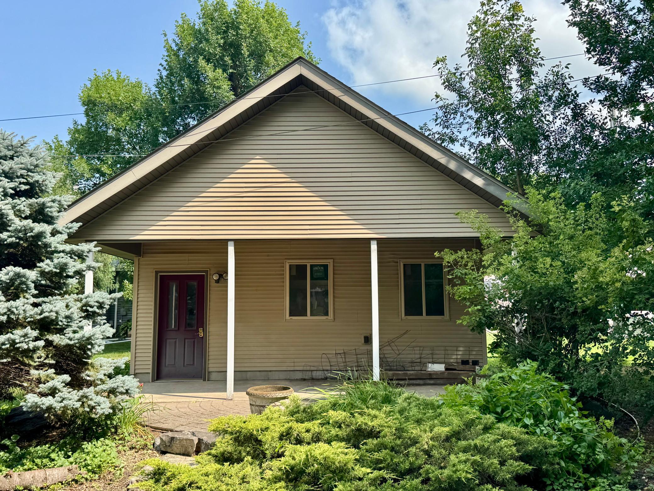 Detached garage