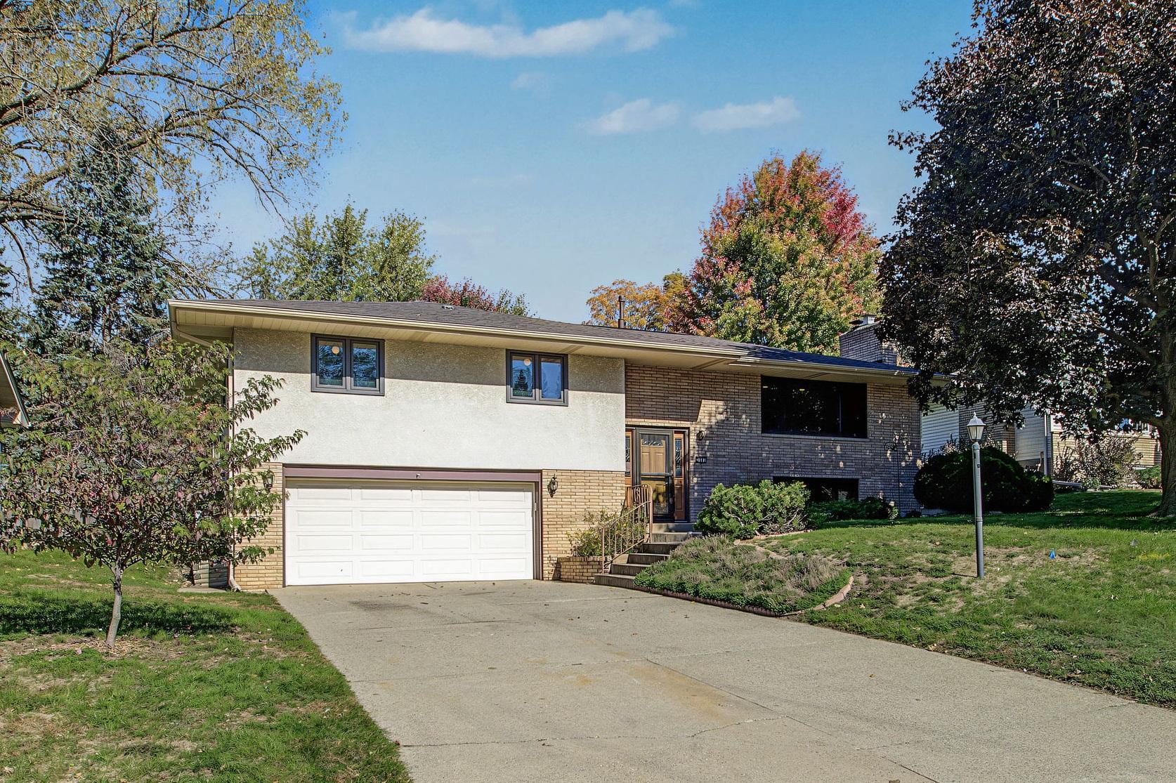 Property photo for 3201 Townview Avenue NE, Saint Anthony, MN 55418