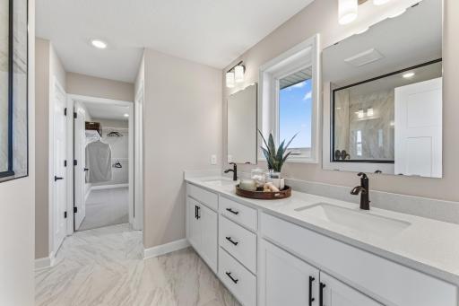 (Photo of a similar home, actual finishes may vary)