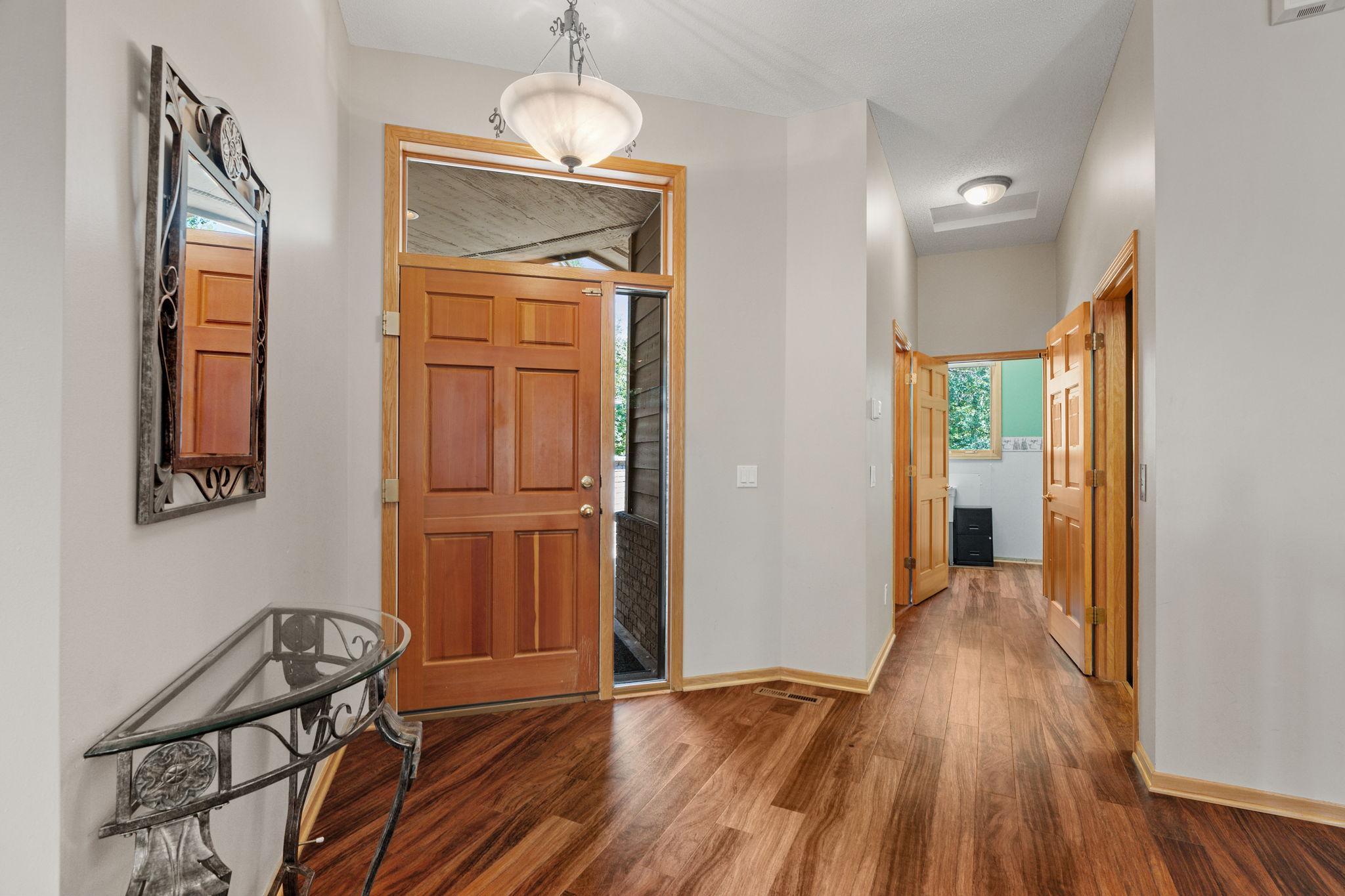 22-web-or-mls-8975 Hunters Way-22.jpg
