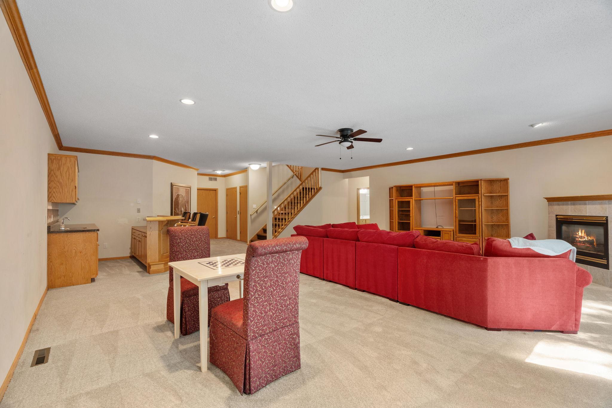 56-web-or-mls-8975 Hunters Way-56.jpg