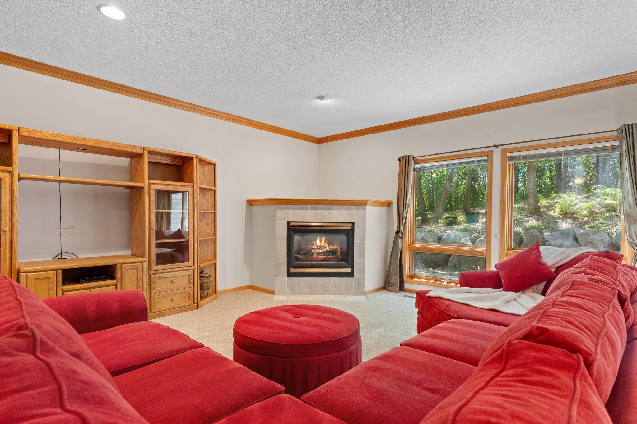 55-web-or-mls-8975 Hunters Way-55.jpg