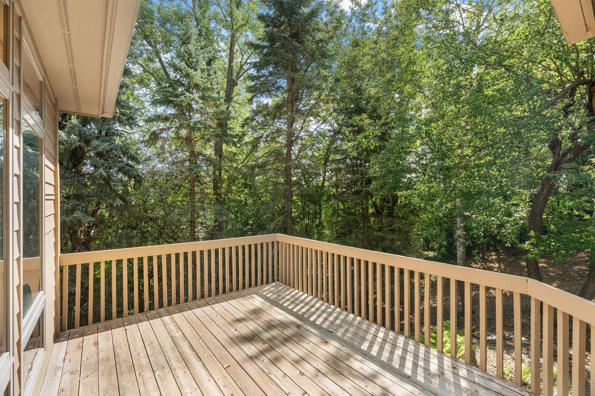 4-web-or-mls-8975 Hunters Way-4.jpg
