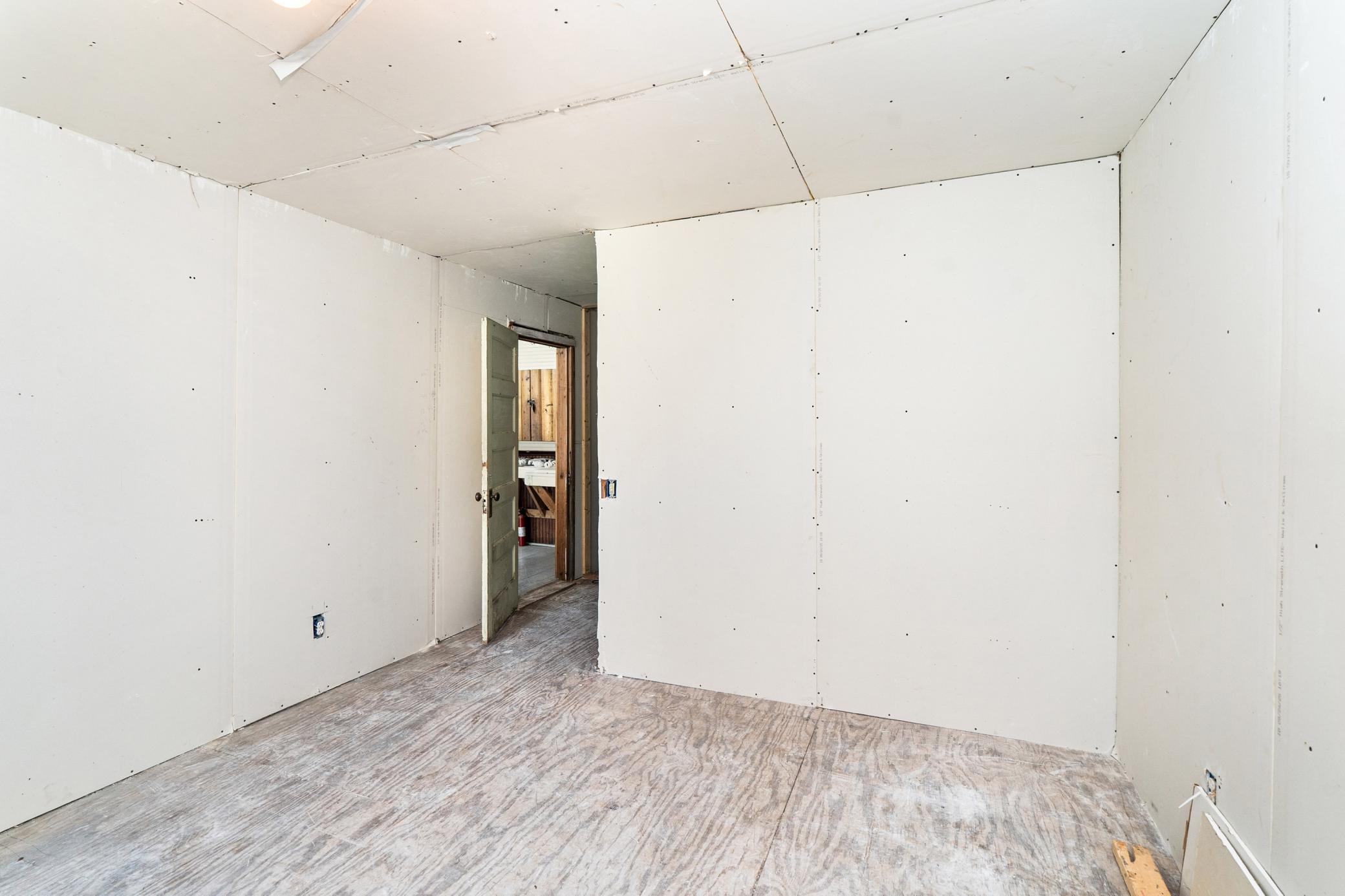 Little-1454-Townline-Rd-017.jpg