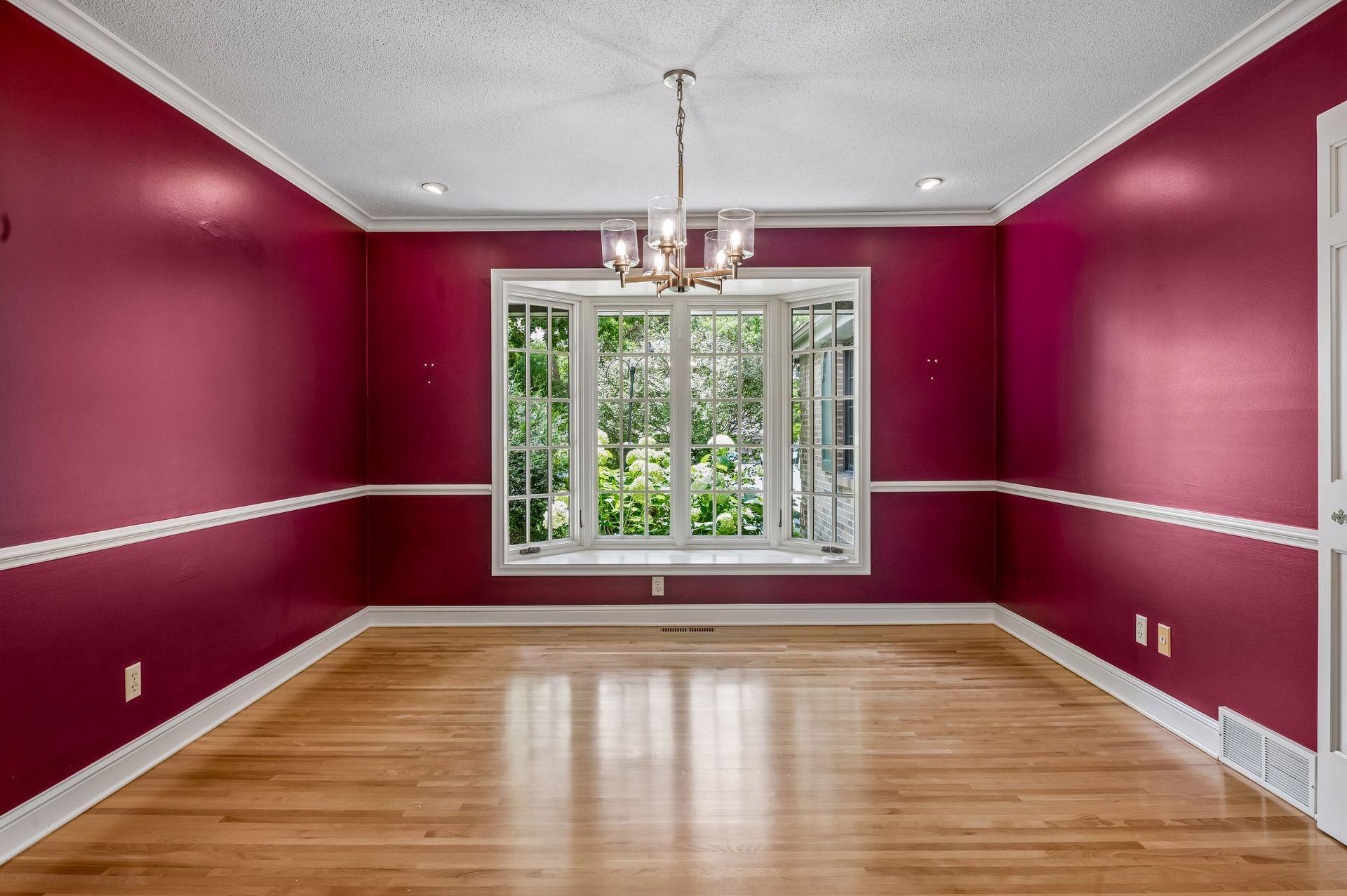Beautiful bay window in large dining room