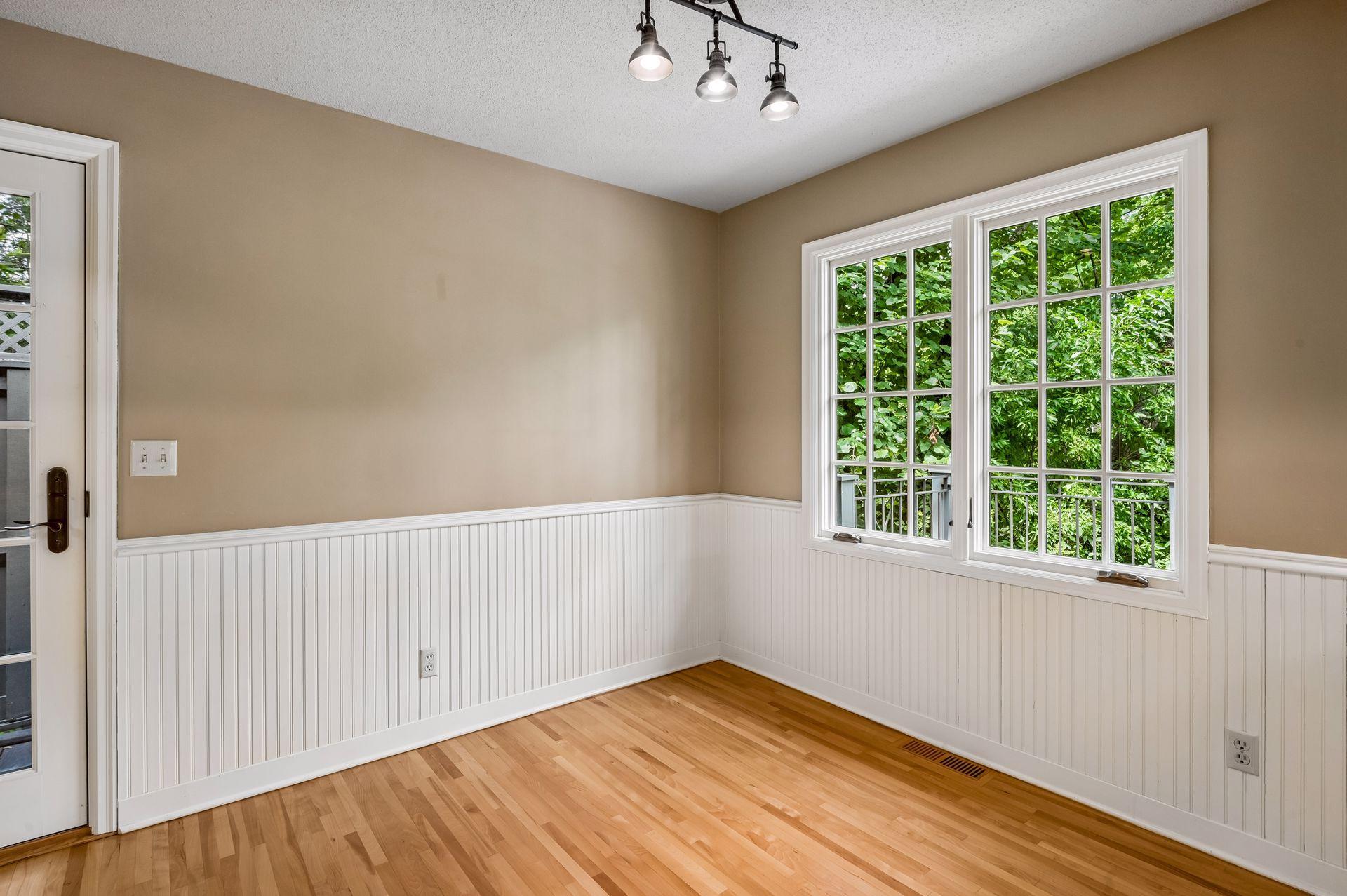 Large eat-in kitchen