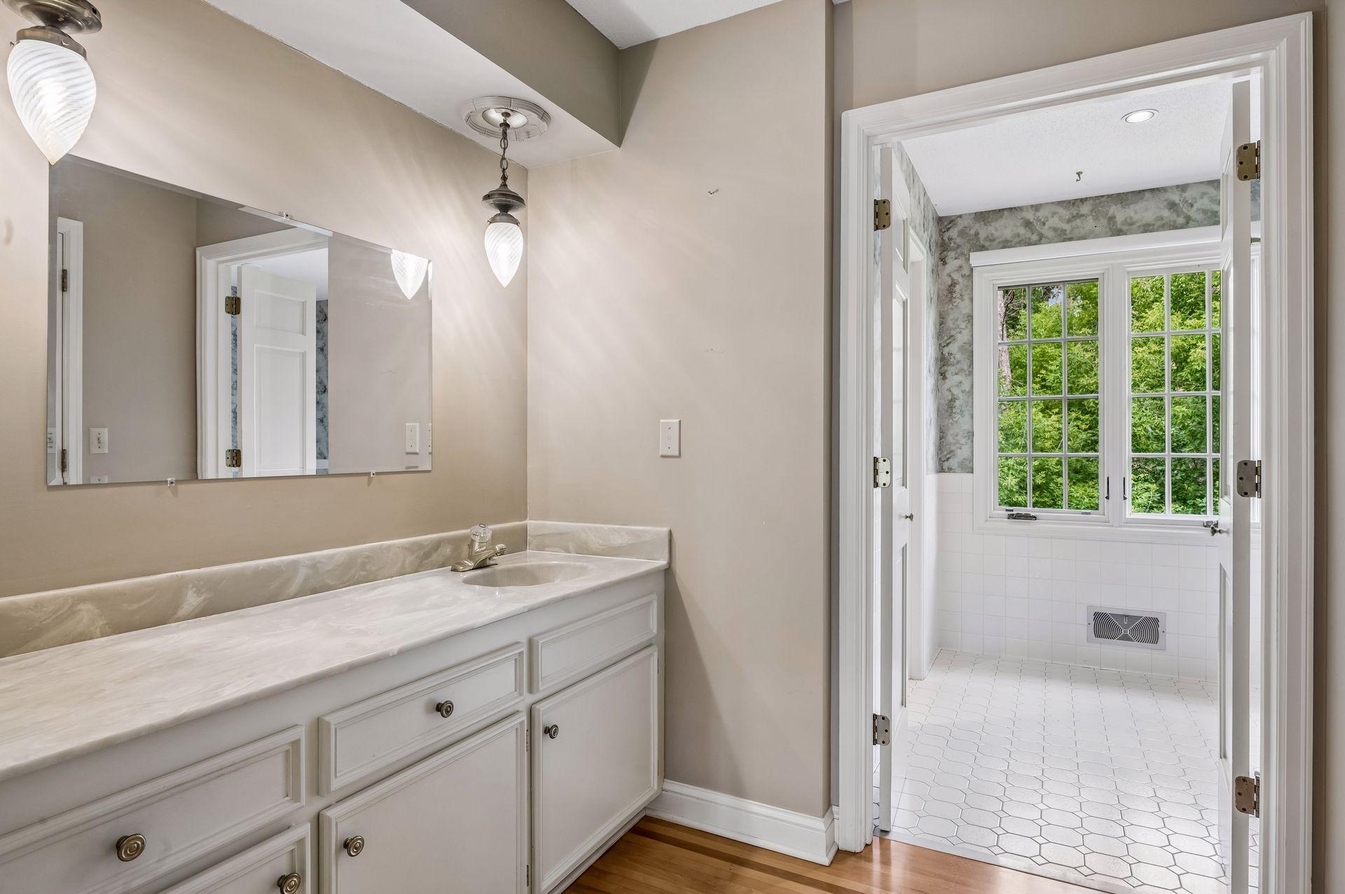 Makeup vanity in primary suite