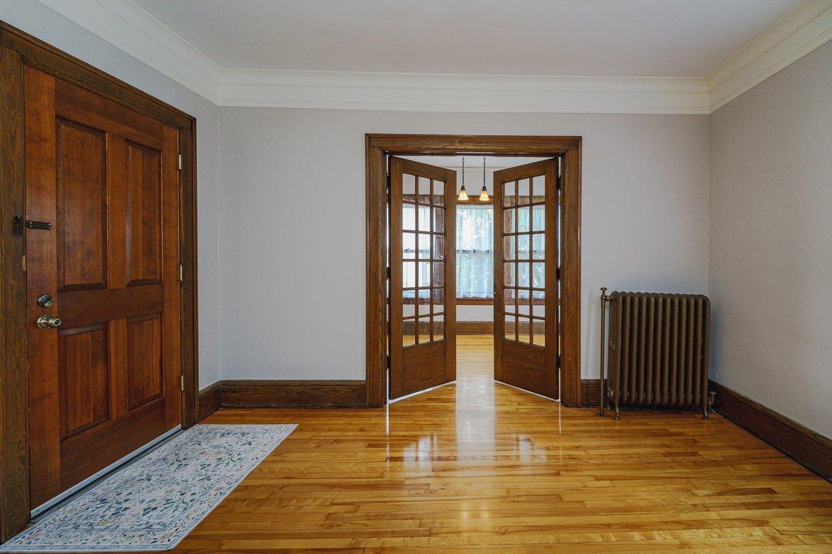 Living Room 3.jpg