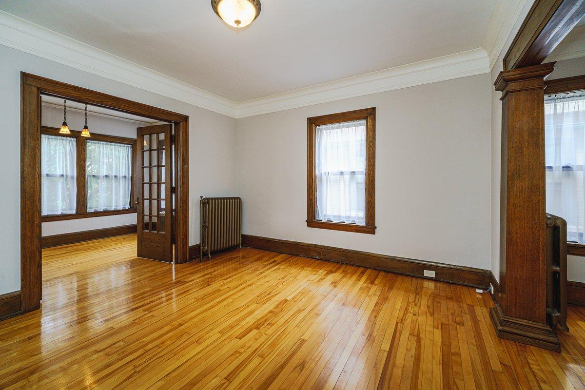 Living Room 2.jpg