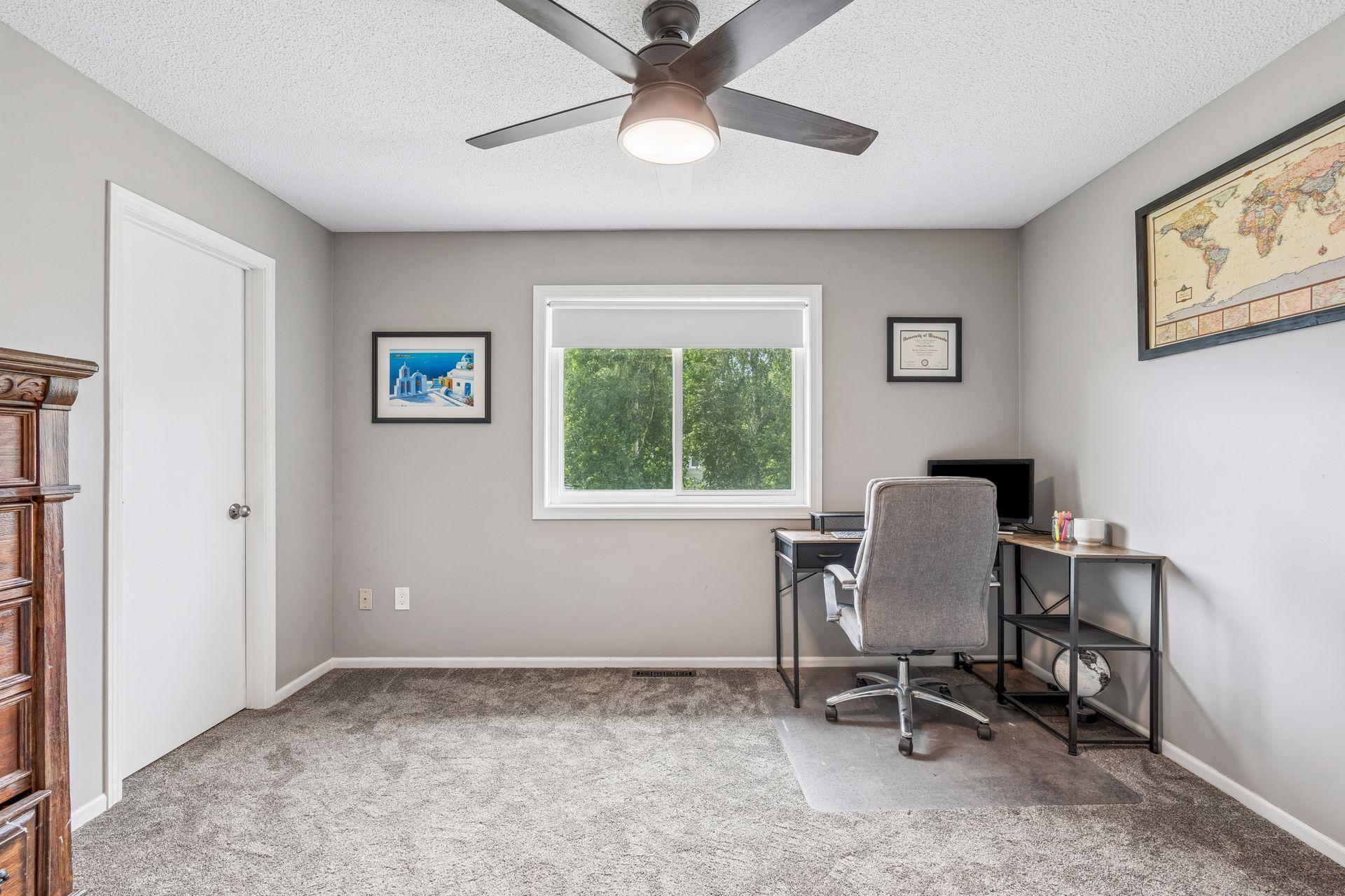 Bedroom 2 (Upper level)