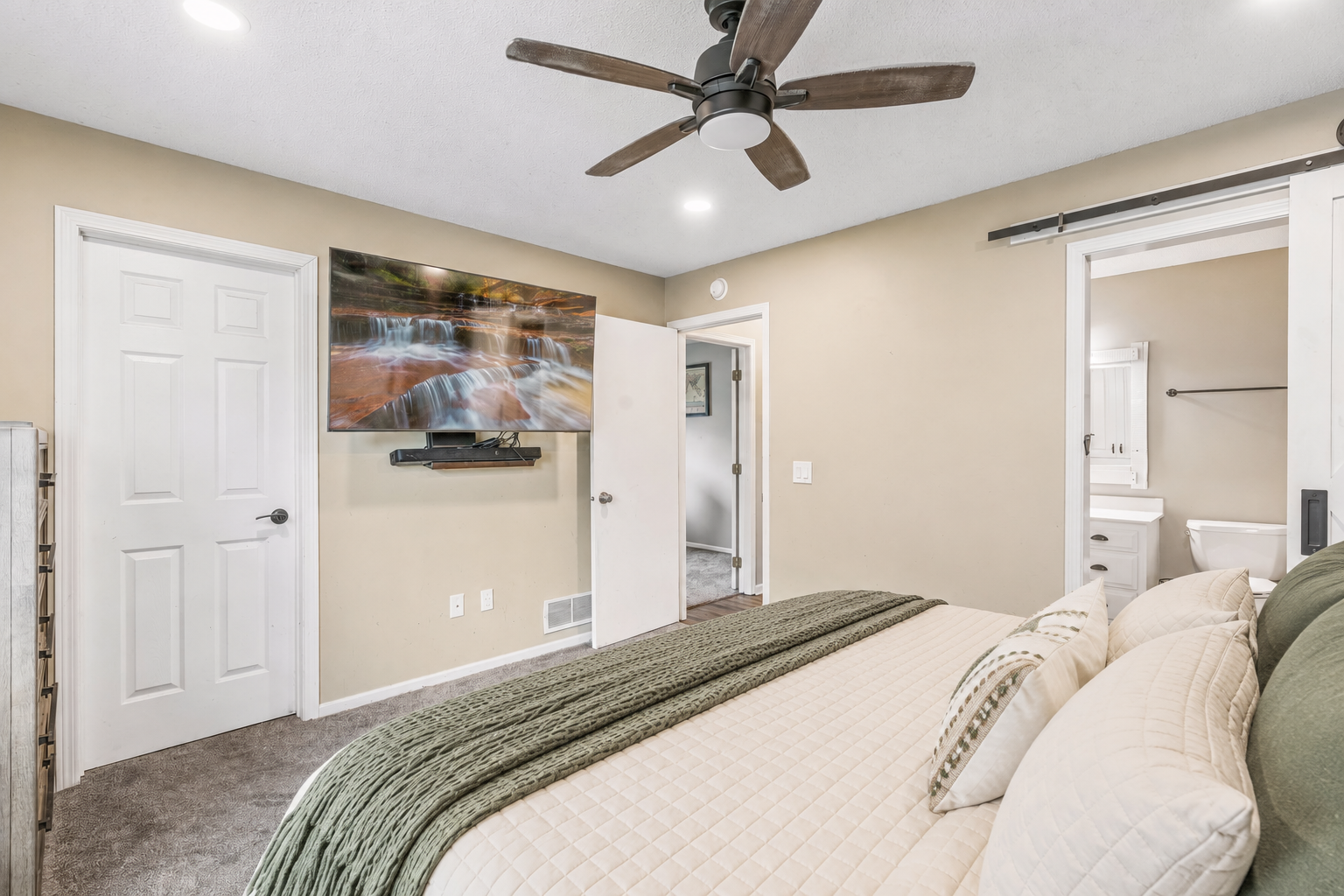 Primary bedroom (Upper level, virtually staged)