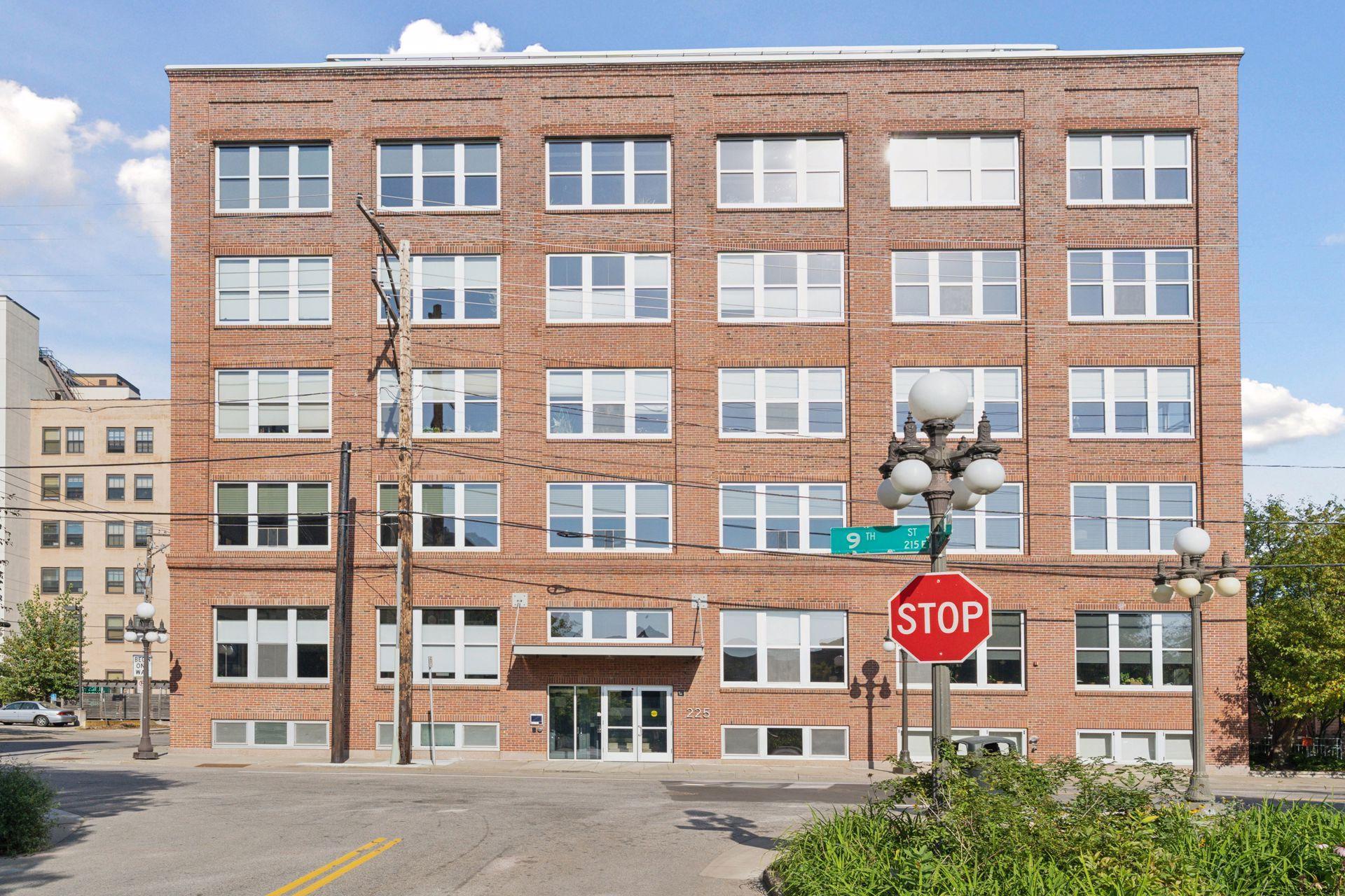 Great location walking distance to the Farmers market - a park right across the street in addition to loft owned outdoor space