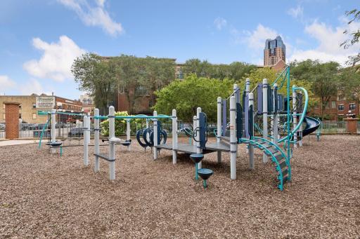 225 9th Street E, 304, Saint Paul, MN 55101