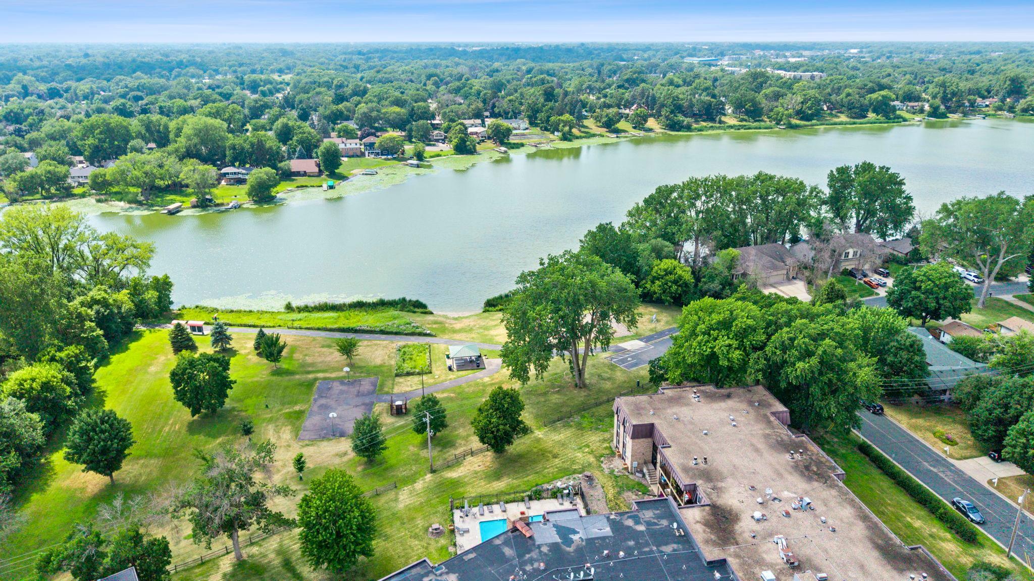 Don’t miss the opportunity to make this charming, move-in-ready condo your own in a fantastic location close to everything you need!