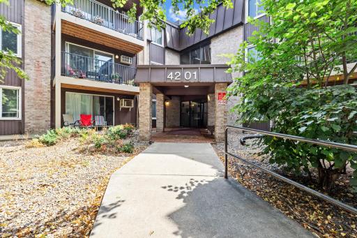 Welcome to this updated one-bedroom, one-bathroom condo nestled in a quiet Brooklyn Center neighborhood.