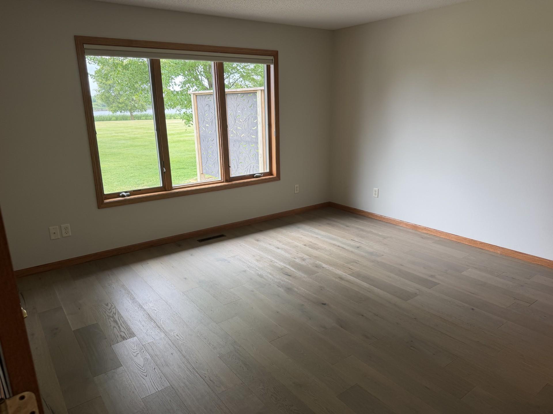 Primary bedroom - lakeside