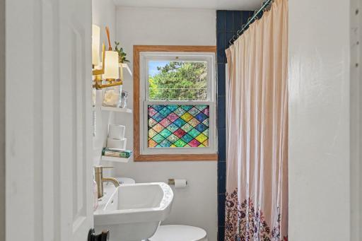 Completely redone upper level full bath