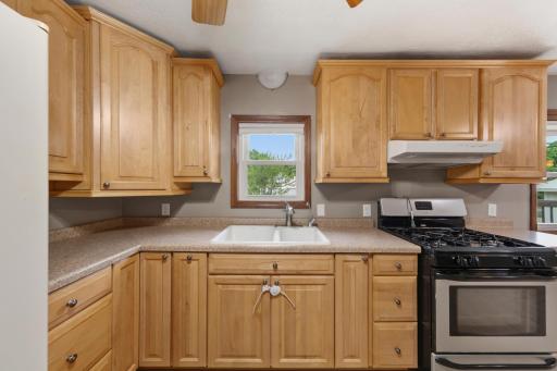 16 kitchen.jpg