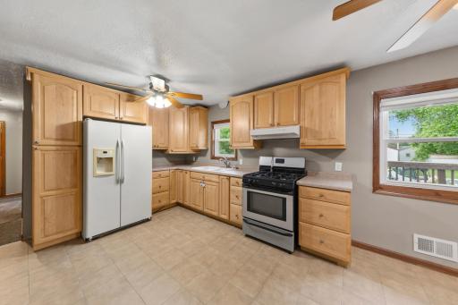 15 kitchen.jpg