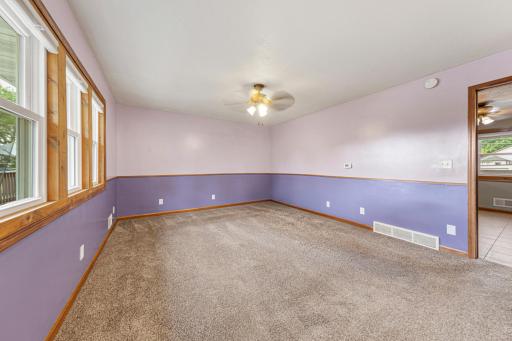 21 main bedroom.jpg