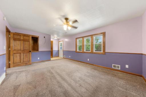 22 main bedroom.jpg