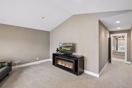 5290 Shenandoah Lane N, Plymouth, MN 55446