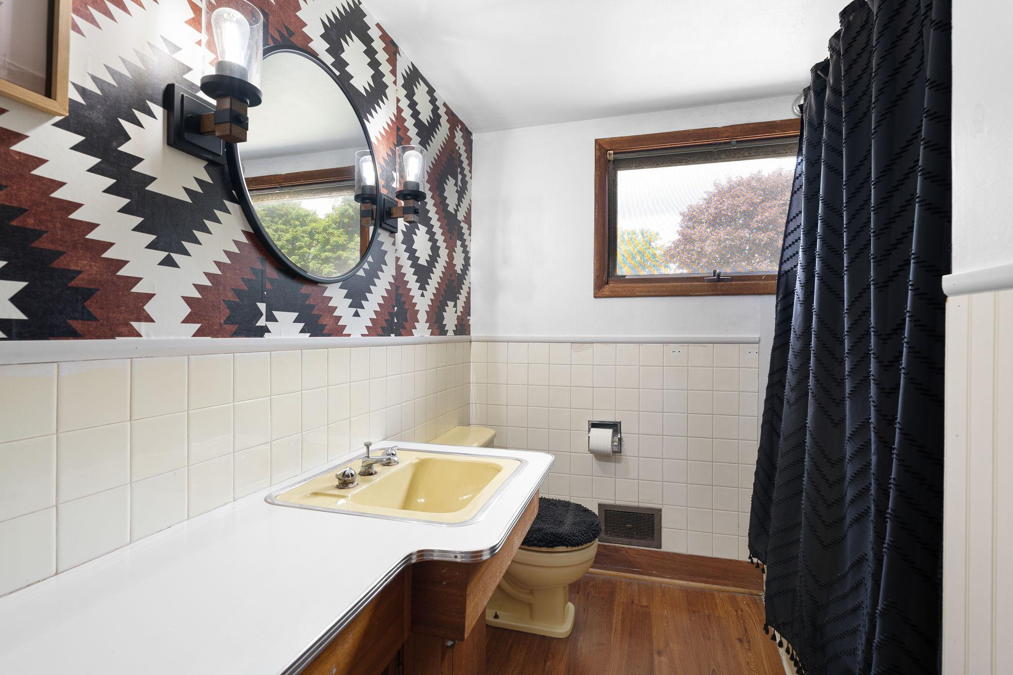 Full Bath.jpg