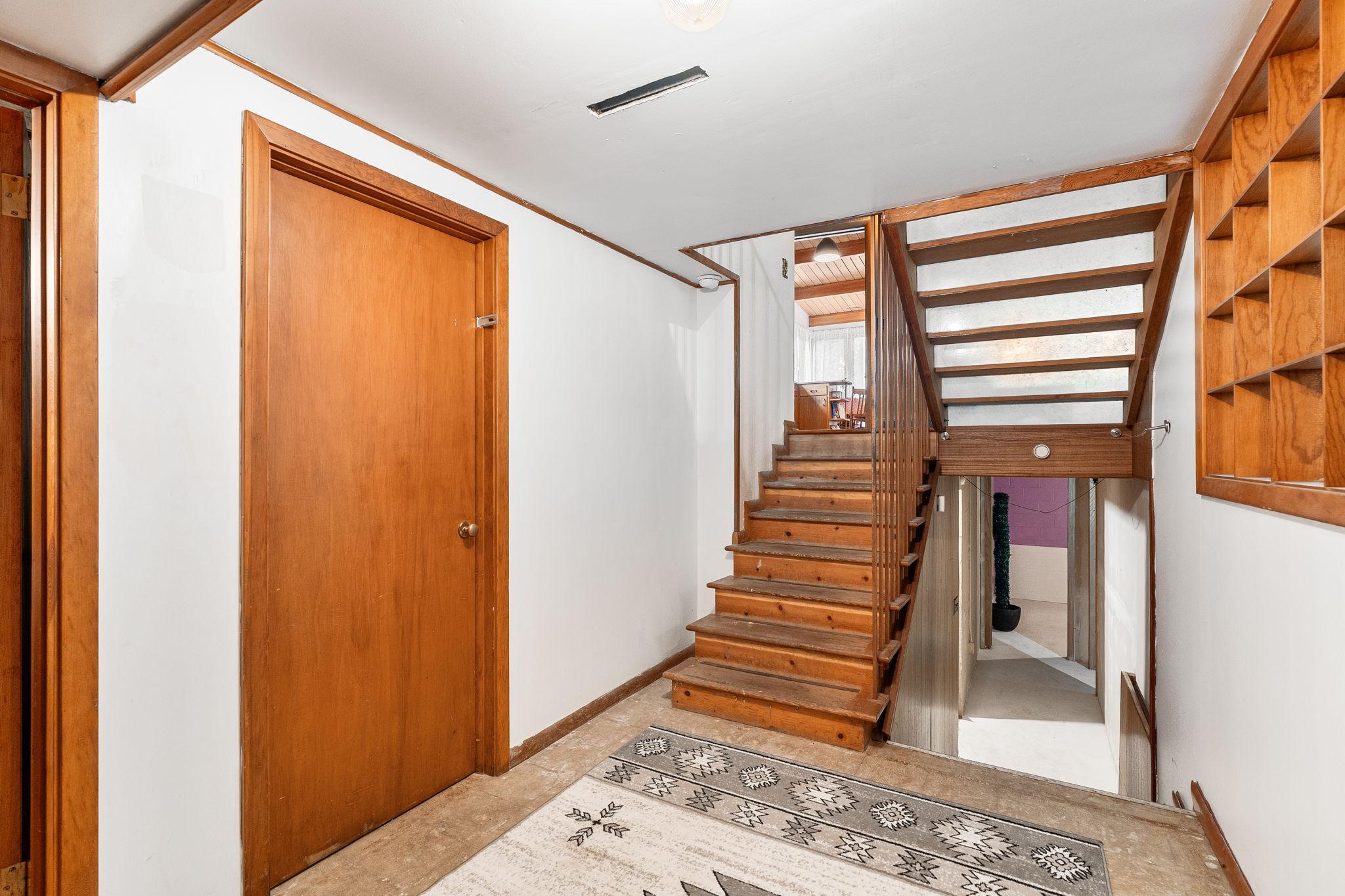 Garage Entry.jpg