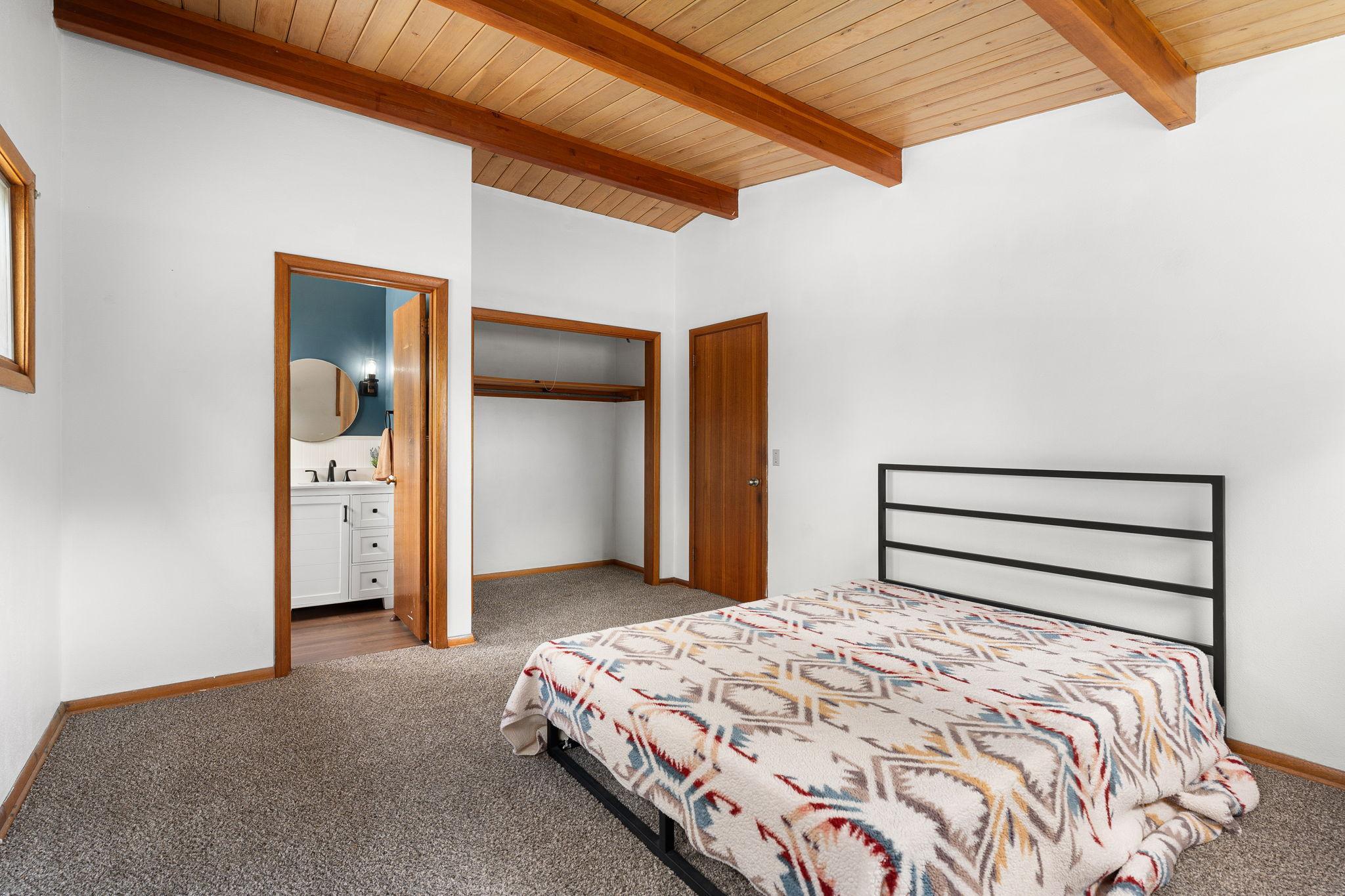 Primary Bedroom.jpg