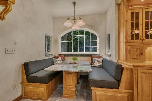 The dining nook you'll dream about now that you've seen it.